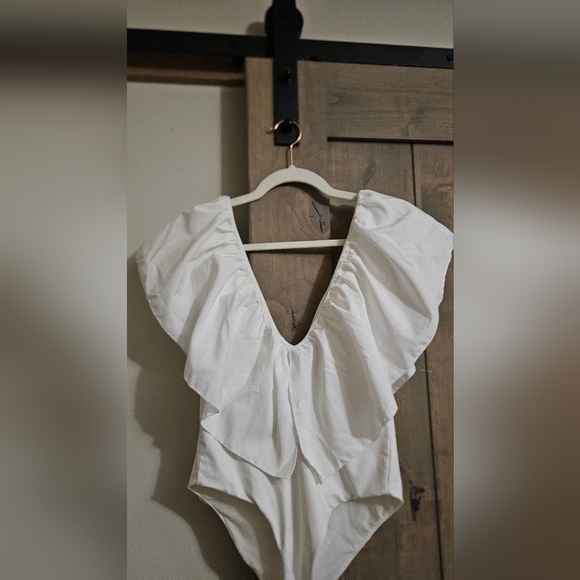 ZARA Deep V Neck Statement Ruffle Neckline One Piece Suit/bodysuit. White.SM - Picture 15 of 16